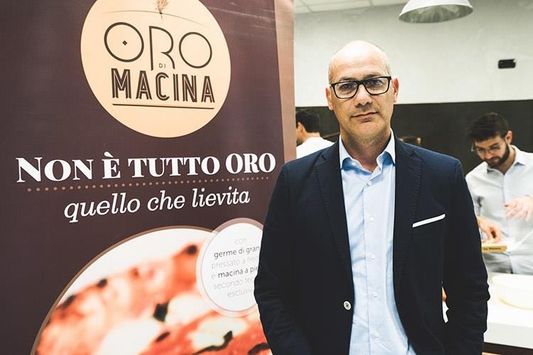 Mirko Peretti (La farina Vera Napoli di Molino Vigevano 
per una pizza d'asporto sempre croccante)