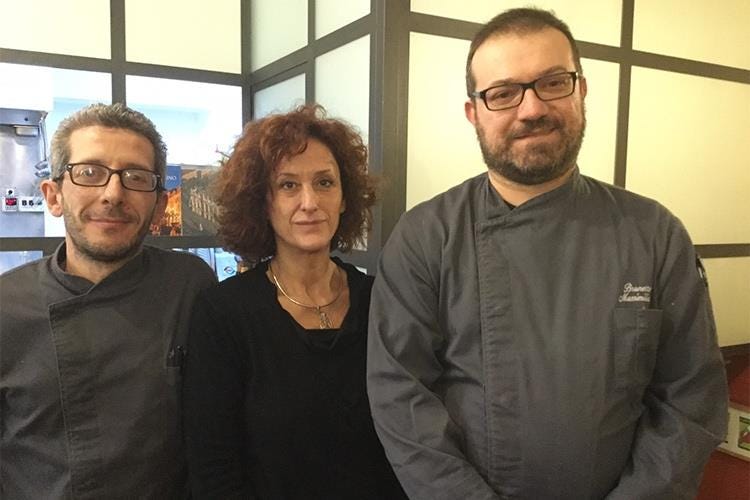 Mauro Virdis, Luisa Pandolfi e Massimiliano Brunetto - Le Vitel Etonné nel cuore di Torino Piatti piemontesi in un ambiente “chic”