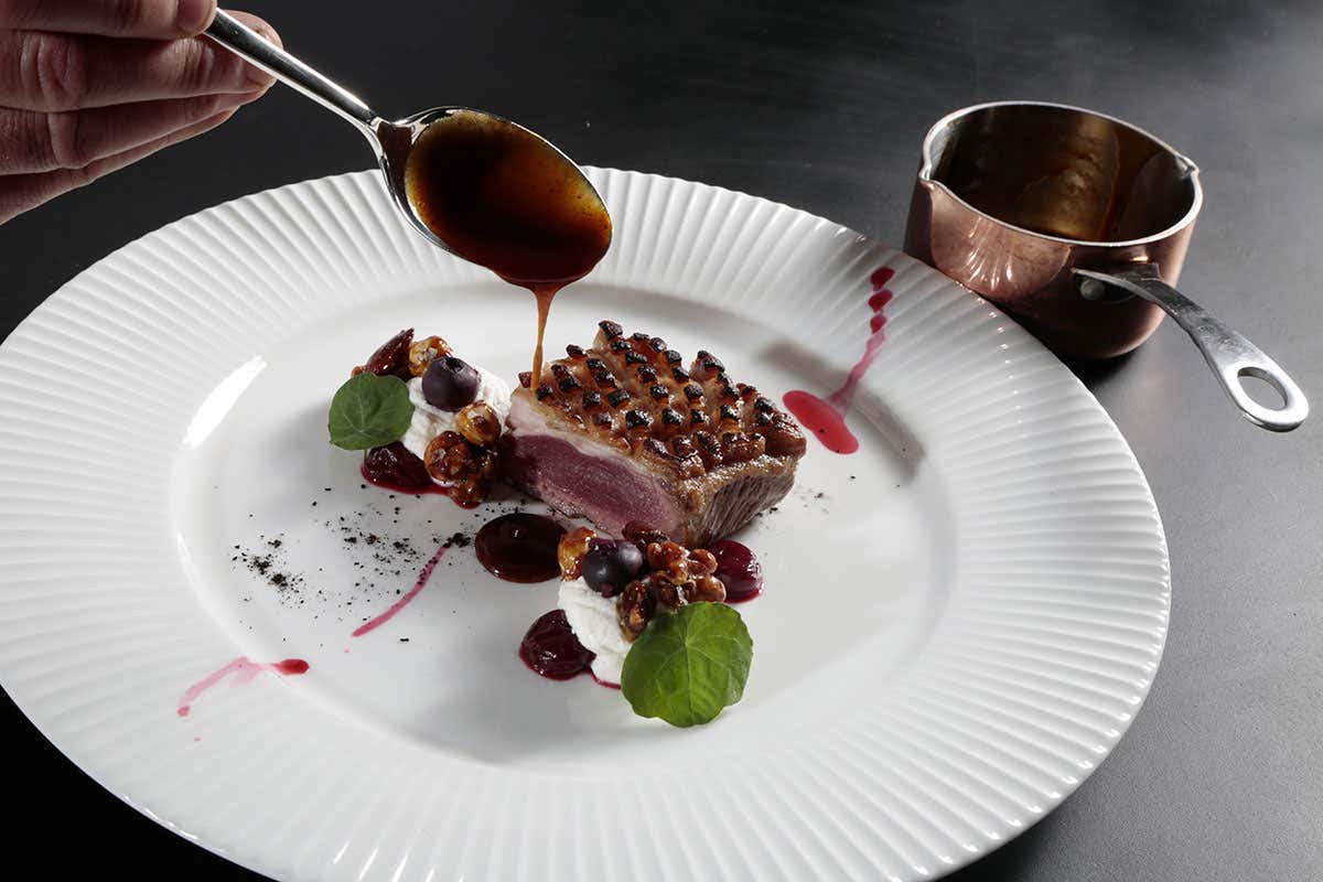 Il ristorante sul lago di Como che ha riscritto l’autunno con tre menu e un’esperienza a “mano libera”