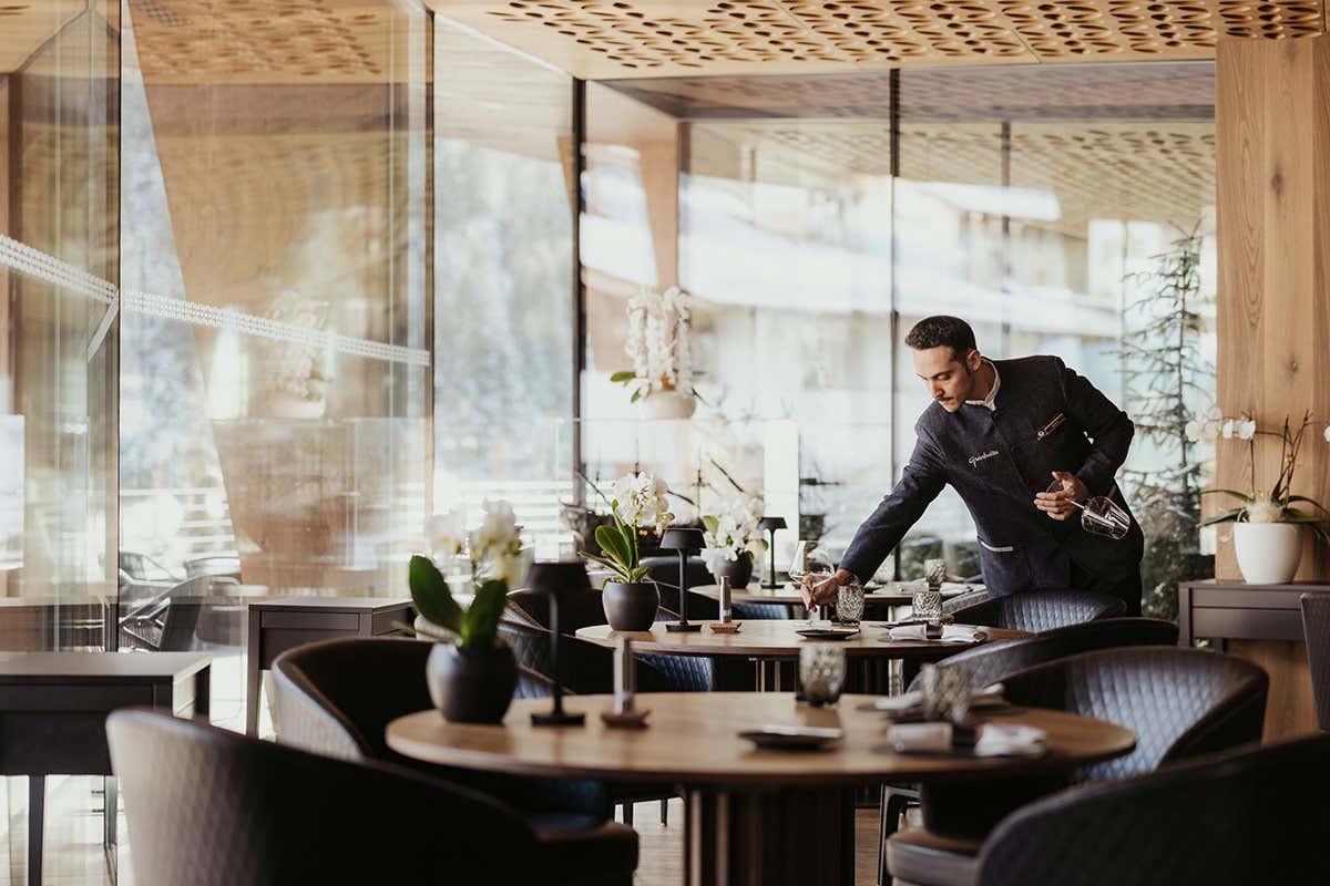 Granbaita Gourmet, il ristorante che cucina davvero: Marc Bernardi riporta il fuoco in Val Gardena Granbaita Gourmet, il ristorante che cucina davvero: Marc Bernardi riporta il fuoco in Val Gardena