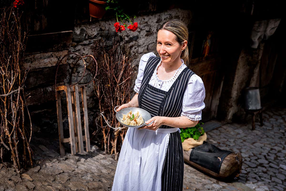 Festa dei Cjars&ograve;ns 2026 a Sutrio: programma degustazioni e tradizioni
