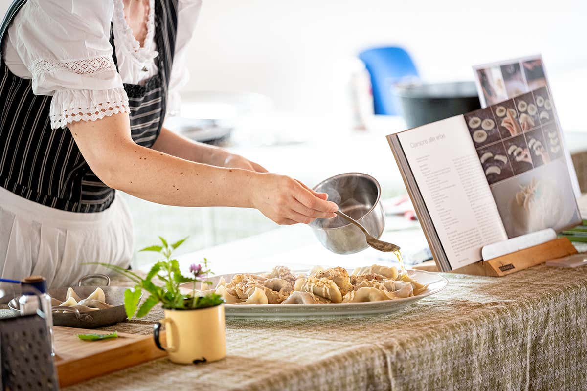 Festa dei Cjars&ograve;ns 2026 a Sutrio: programma degustazioni e tradizioni