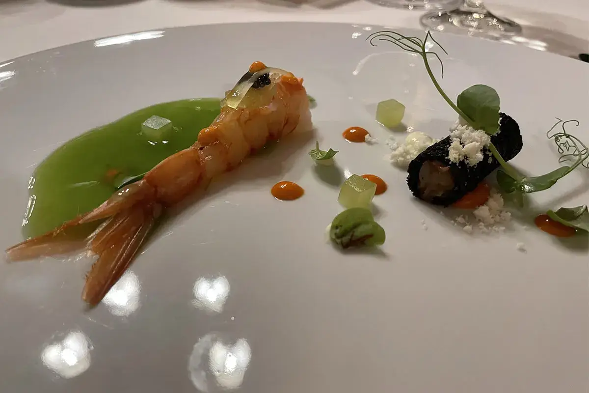 Gambero rosso, crème fraîche, mela verde, caviale, cetriolo Una stellain Valpolicella: all'Oseleta la