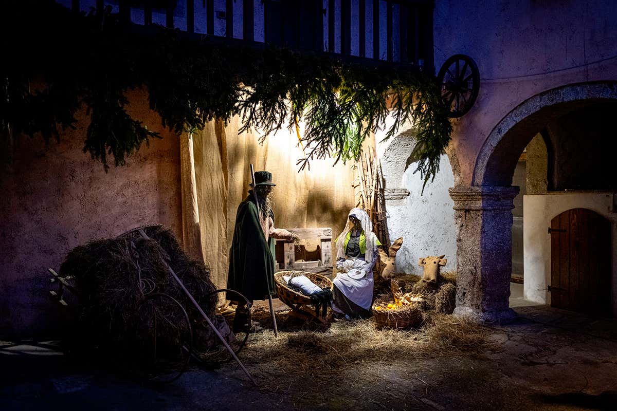 Sutrio, il borgo in Carnia che durante le festività si trasforma in un presepe Sutrio, il borgo in Carnia che durante le festività si trasforma in un presepe