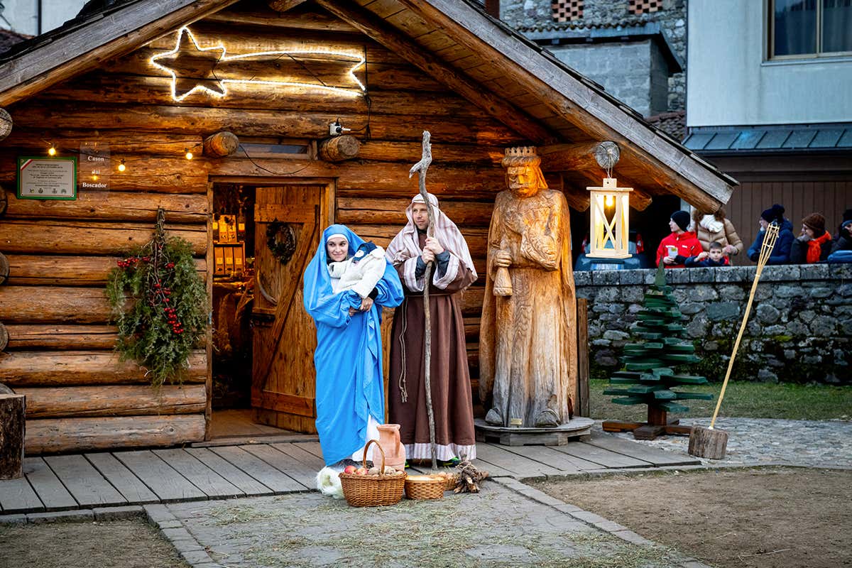 Sutrio, il borgo in Carnia che durante le festività si trasforma in un presepe Sutrio, il borgo in Carnia che durante le festività si trasforma in un presepe