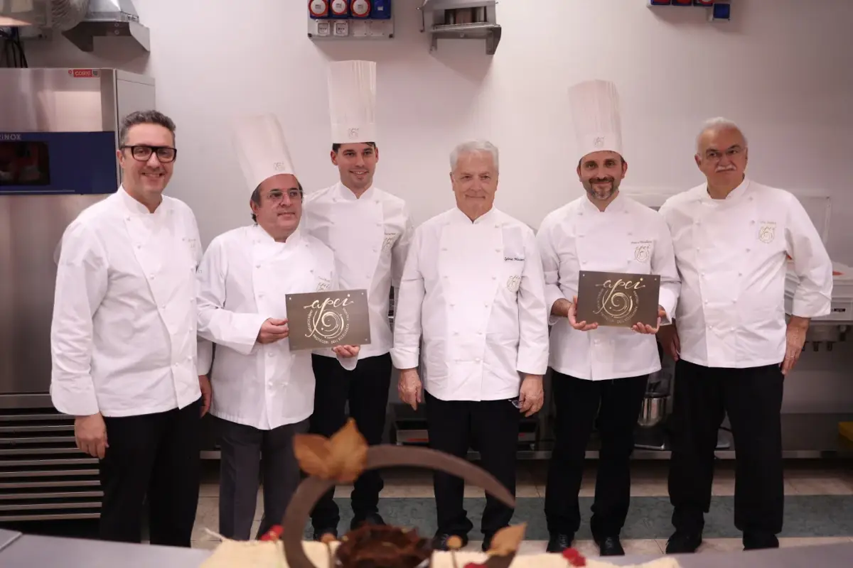 Un momento del seminario. Al centro Iginio Massari&nbsp; Pasticceri dell&rsquo;anno i fratelli Andrea e Manuela Pansa