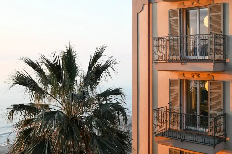 Hotel Windsor, rinascita tra design e gusto sulla spiaggia di Laigueglia