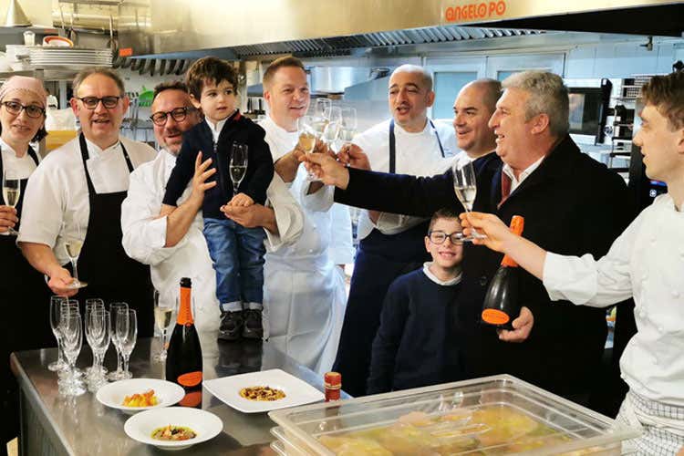 Lia Spallino, Gaetano Basirico, Stefano Mazzone, Andrea Migliaccio, Pino Cuttaia, Damiano Nigro, Ciccio Pellegrino e Matteo Varotti (Con Terre di Shemir day grandi cuochi a casa Pellegrino)