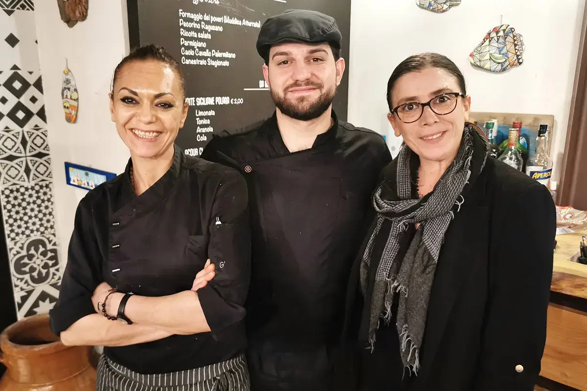 Maria D'Asta, Tony lo Monaco, Rita Moro Sardina PastaBar, piatti di mare come quadri d&rsquo;autore