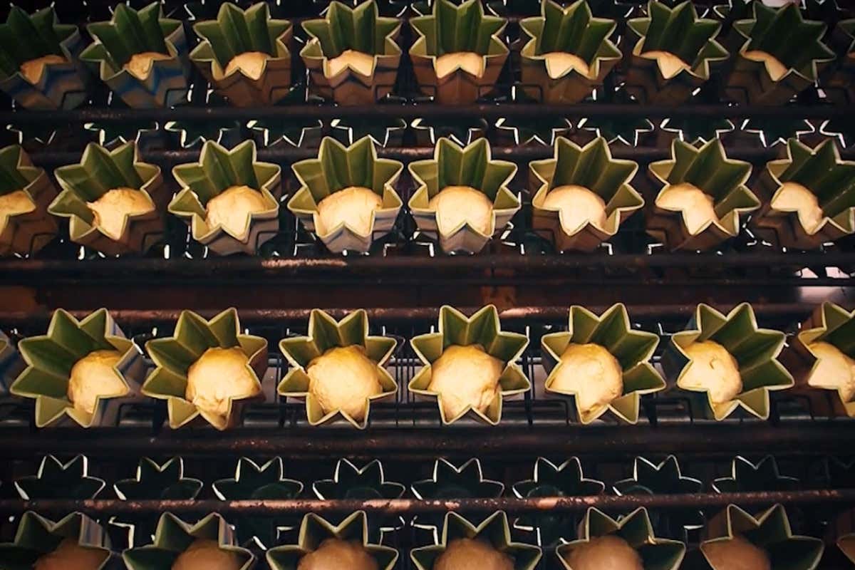 La produzione di pandoro dei Bauli Per Bauli a Natale il pandoro batte il panettone