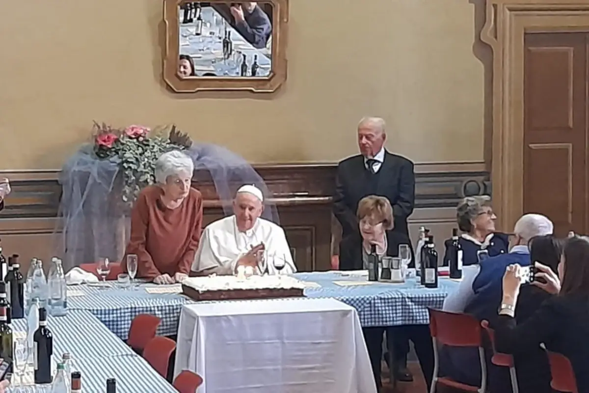 La torta di Papa Francesco per la cugina Carla: sette strati e ricetta esclusiva
