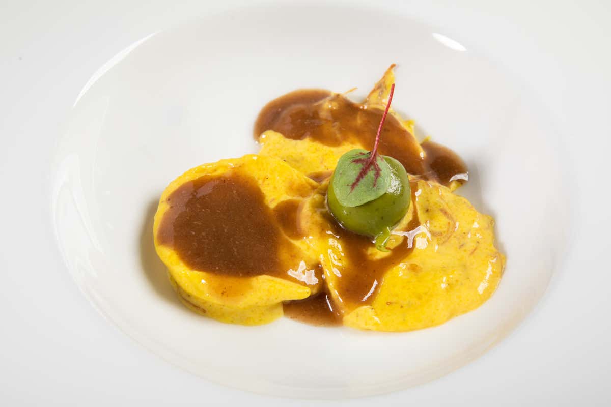 Bottone di guancia di vitello e sfera di Elit Bassi gorgonzola Dop glassata al basilico di Cristian Bevenuto  I cuochi Euro-Toques per il Gorgonzola Dop Bassi