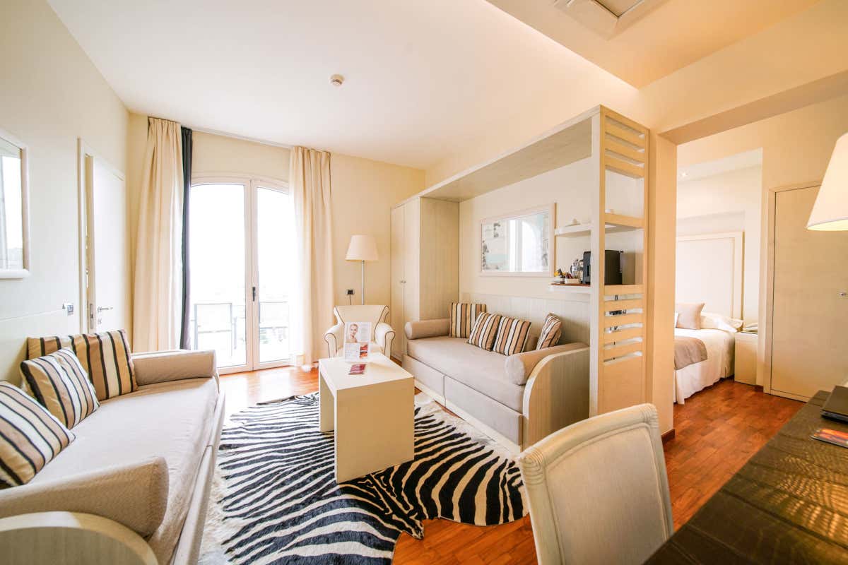 Terrazza Marconi a Senigallia, quando il mare &quote;entra&quote; in hotel