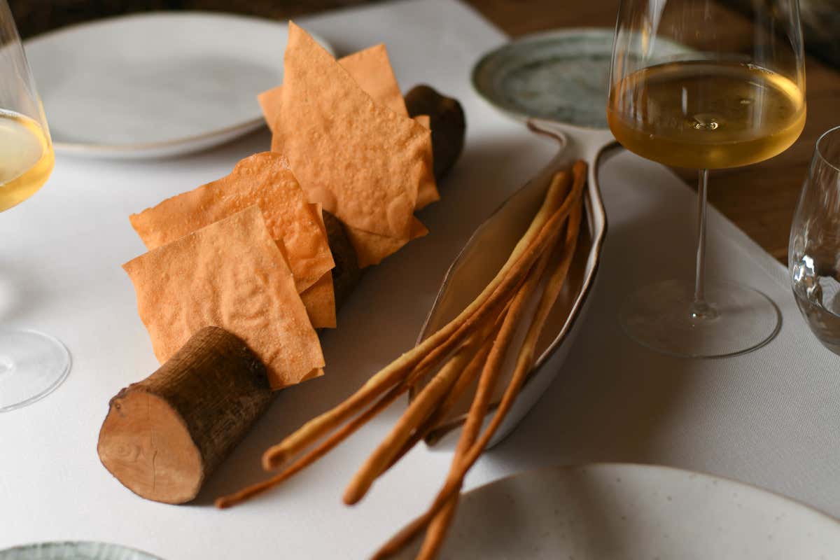 In Liguria tra colline ed erbe spontanee: cosa si mangia da Cantine Cattaneo