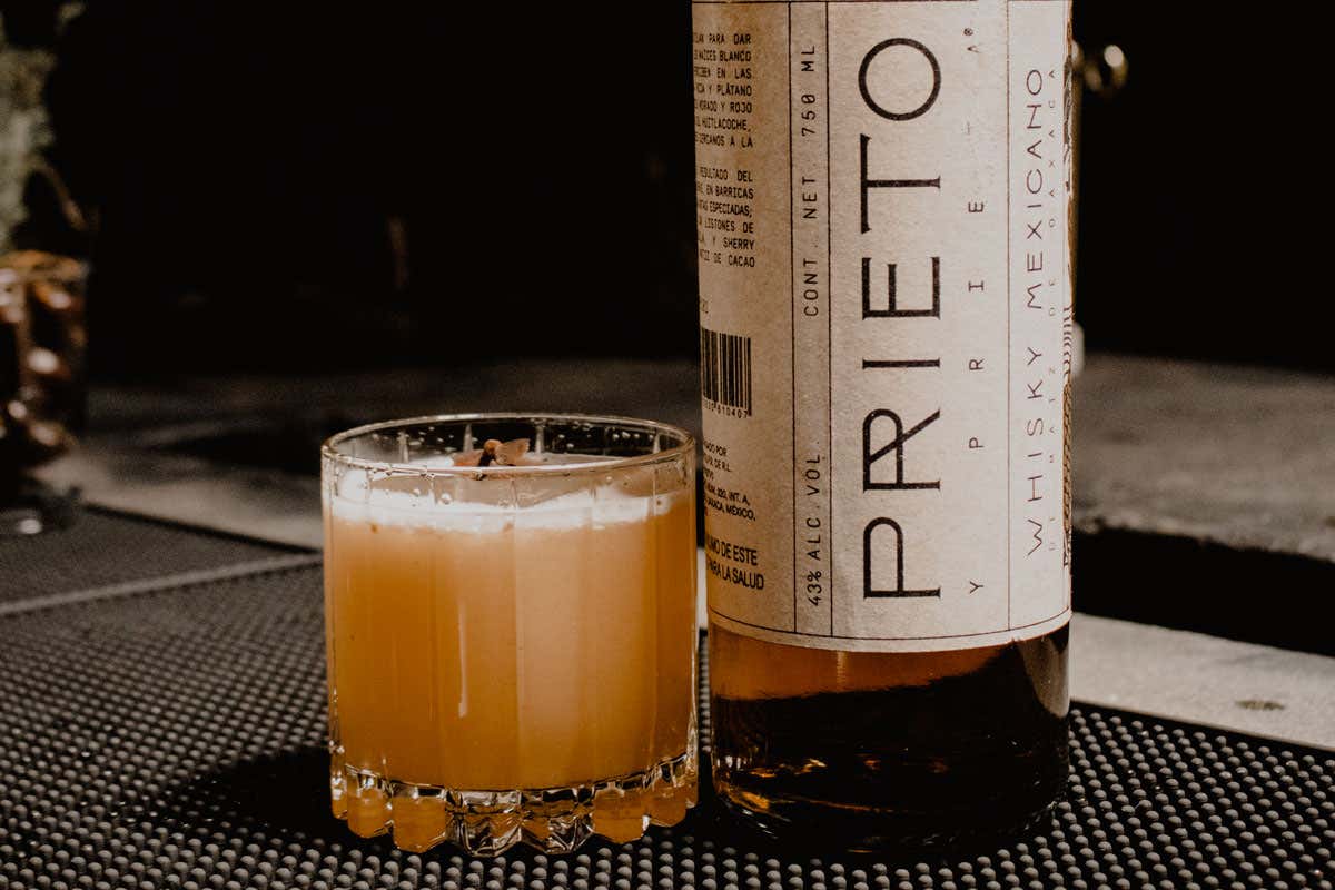 Giro del mondo in 10 cocktail: il gusto delle spiagge più belle nel bicchiere