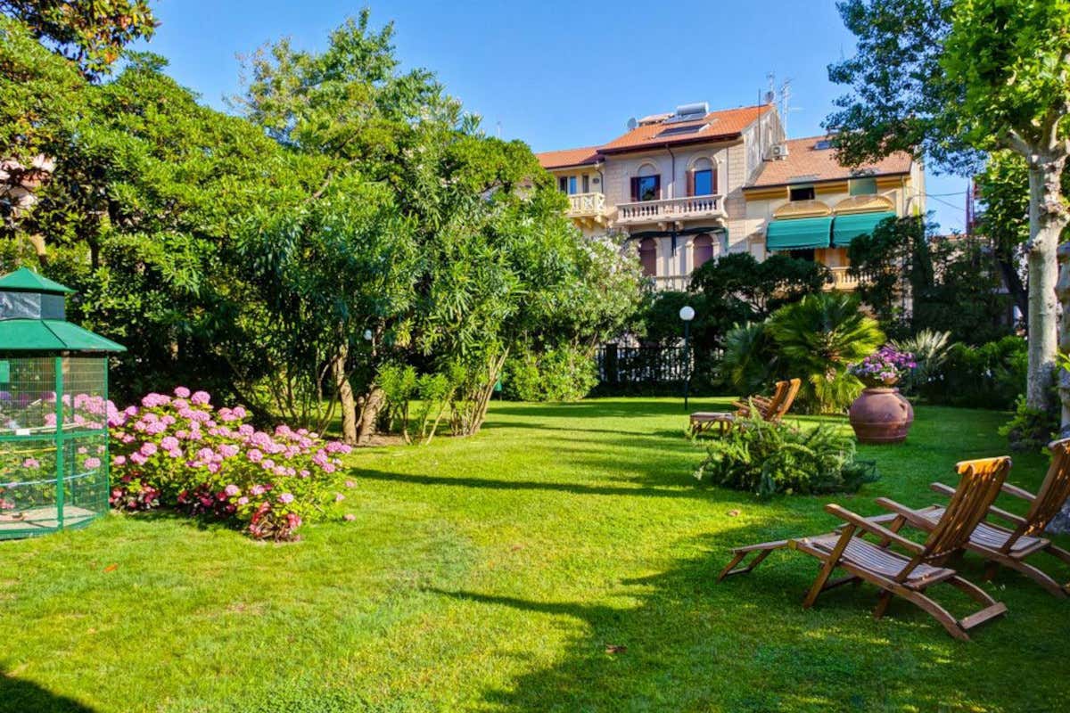 Grand Hotel Royal: un tuffo nel fascino senza tempo di Viareggio