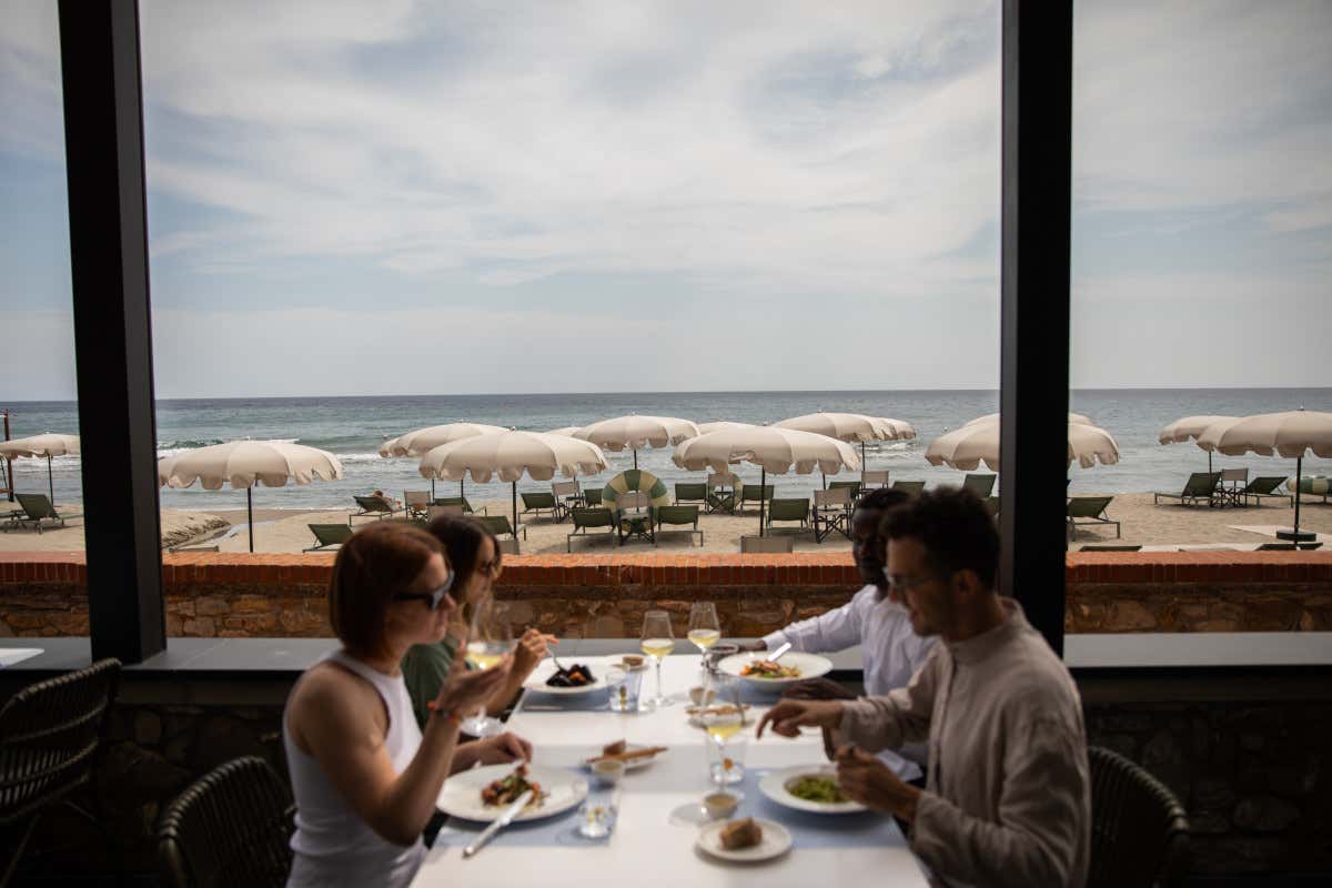 Hotel Windsor, sulla spiaggia di Laigueglia tra design e arte