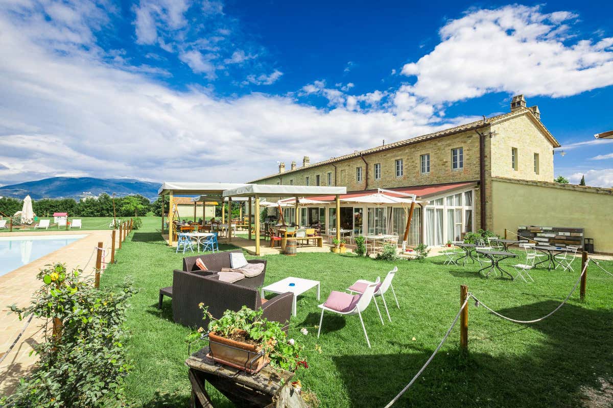 Un'osteria emiliana in Umbria: siamo a La Favorita (e c'è pure la £$rezdora$£)