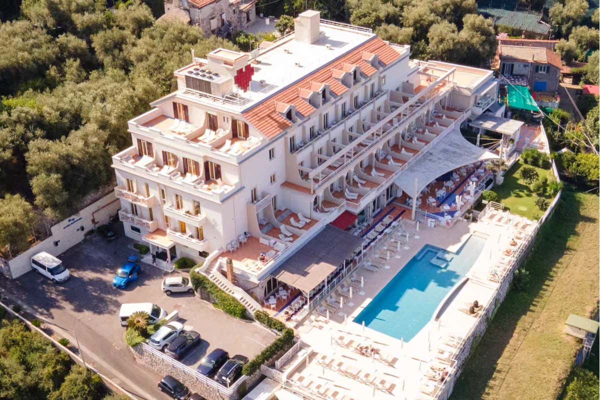 Mangiare in... Paradiso! Siamo al Ristorante Tonì di Sorrento Mangiare in... Paradiso! Siamo al Ristorante Tonì di Sorrento