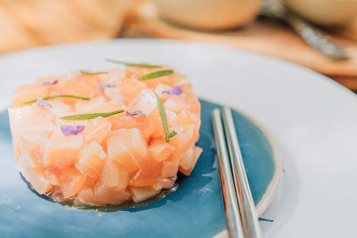 Cucina siciliana vista mare al Beach Club Insula di Menfi