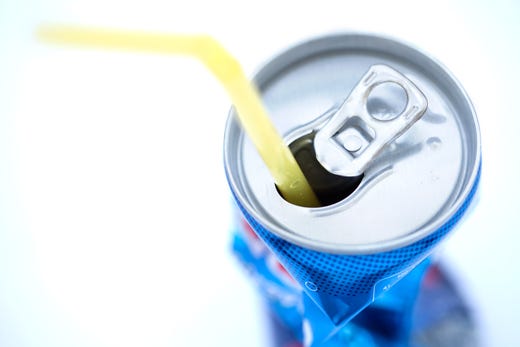 Sette giovani su 10 bevono energy drink
Moda pericolosa, troppa caffeina