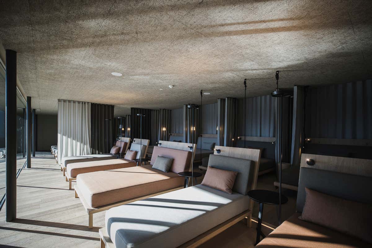 Già stanchi del rientro? Su il morale tra sci e spa dell'Alpin Panorama Hotel Hubertus