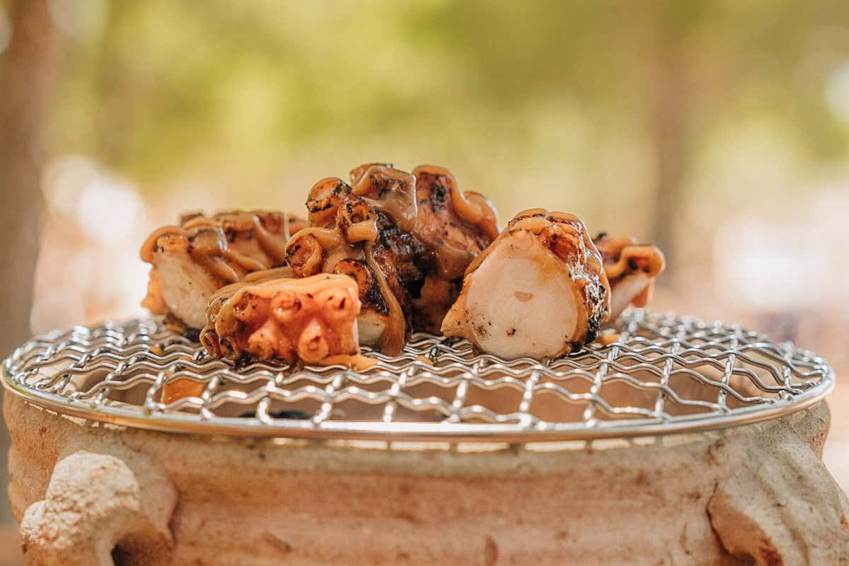 Cucina siciliana vista mare al Beach Club Insula di Menfi