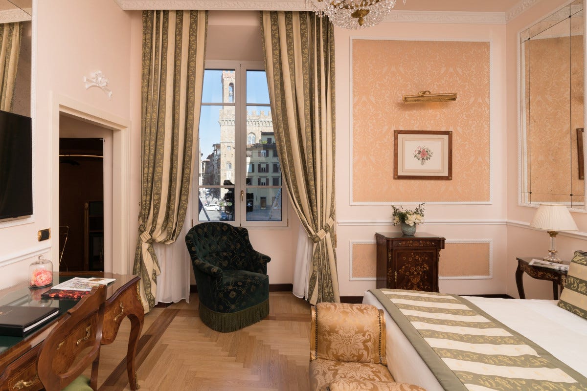 Viaggio nella Firenze medioevale: come è dormire all'Hotel Bernini Palace
