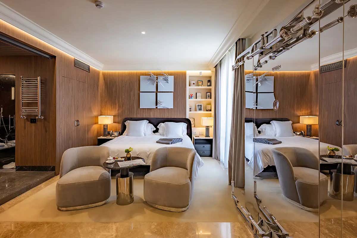 Atmosfere neoclassiche e design contemporaneo: il The First Roma Dolce