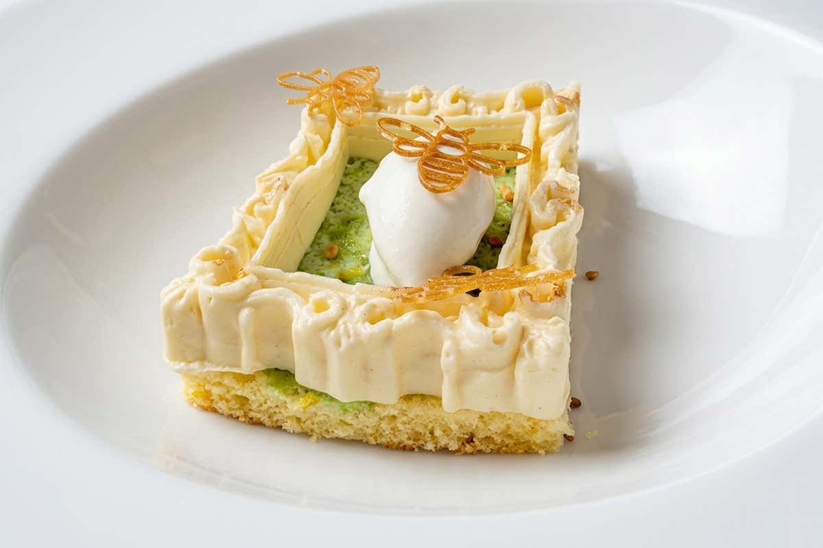 142 restaurant: ISPIRAZIONE - cake ai bacelli di pisello, gelato bavarese allo yougurt, miele e polline