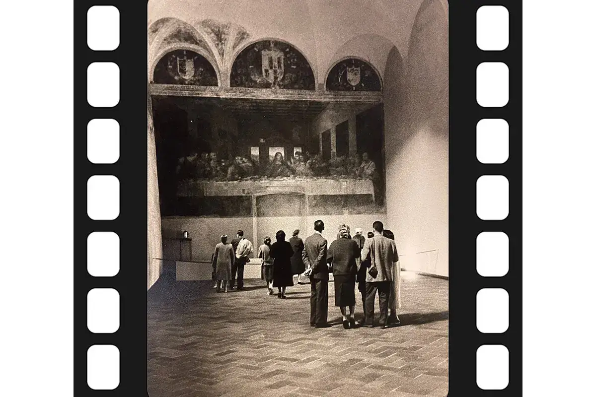 Visitatori all&rsquo;Ultima Cena di Leonardo da Vinci, Milano, Anni &rsquo;60 (foto di Angelo Novi) Visitatori all&rsquo;Ultima Cena di Leonardo da Vinci, Milano, Anni &rsquo;60