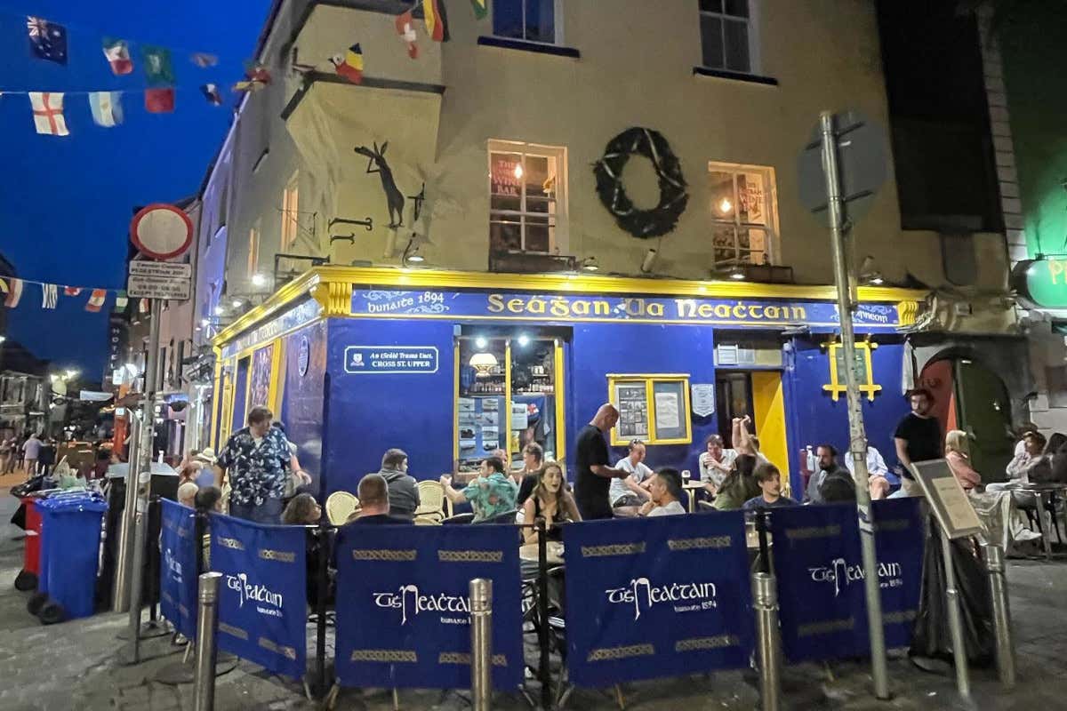 Alla scoperta di Galway con Nicola Coughlan, la Penelope di Bridgerton