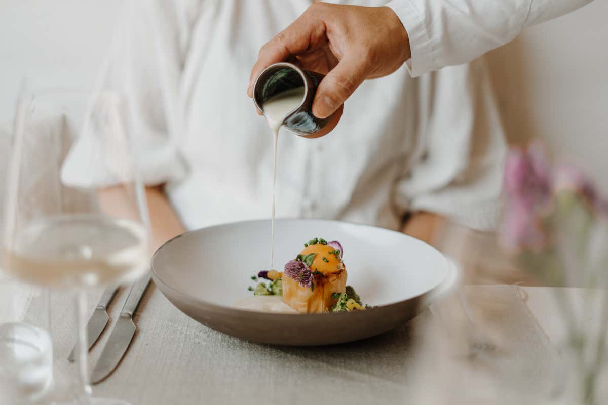 Da ex-panificio a rifugio montano di lusso: è Atto Suites & Cuisine