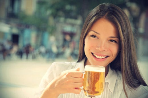 Birra, la bevono 6 donne italiane su 10
Le maggiori consumatrici al mondo