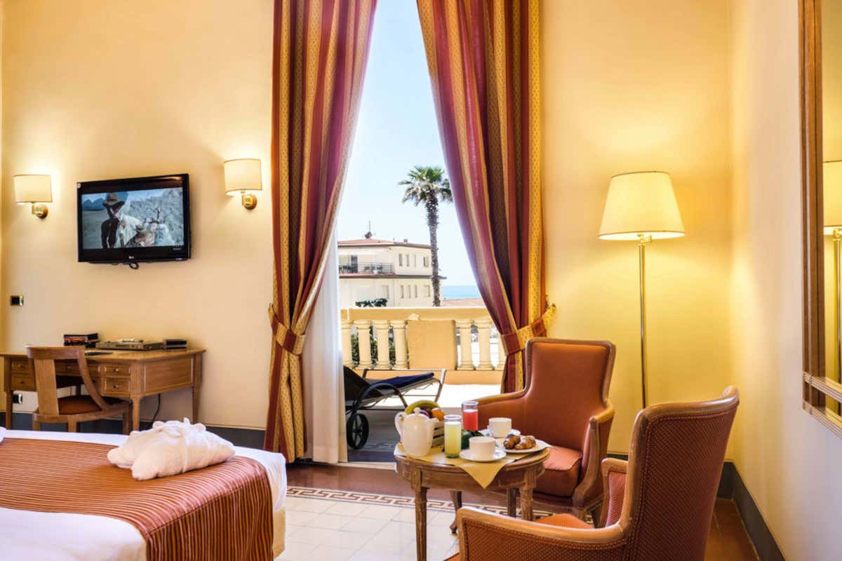 Grand Hotel Royal: un tuffo nel fascino senza tempo di Viareggio