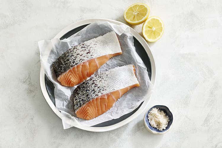 Wicky Priyan nella Cucina Longino con trota e salmone di Tasmania