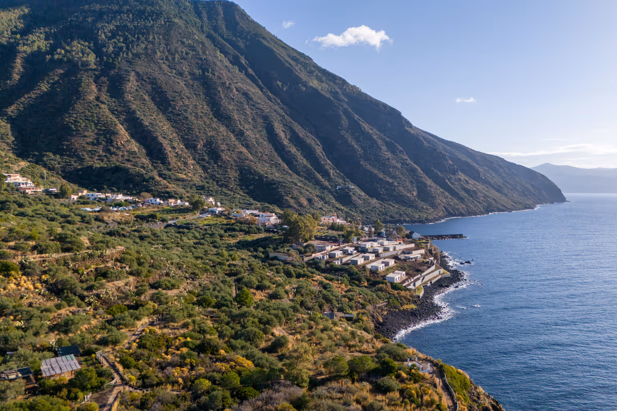 Scorcio panoramico di Salina: l'Isola Verde delle Eolie