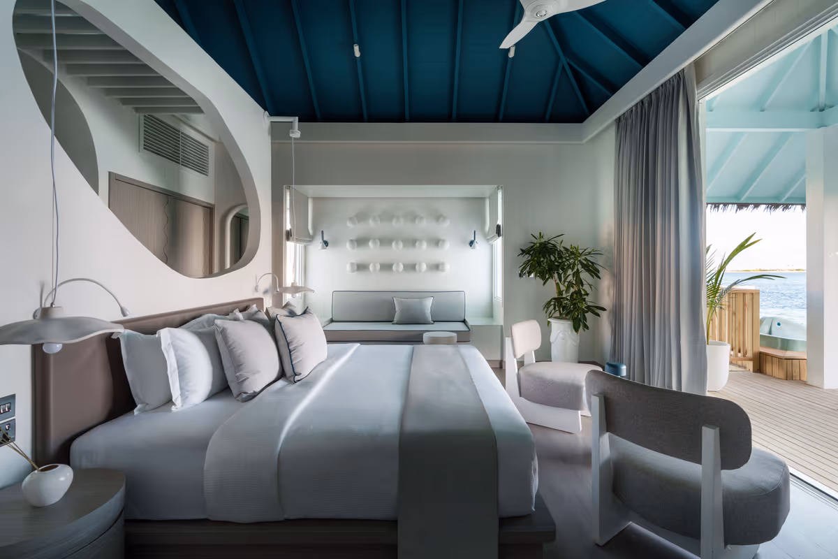 Il Sun Siyam Vilu Reef presenta 50 nuove ville overwater con scivolo privato