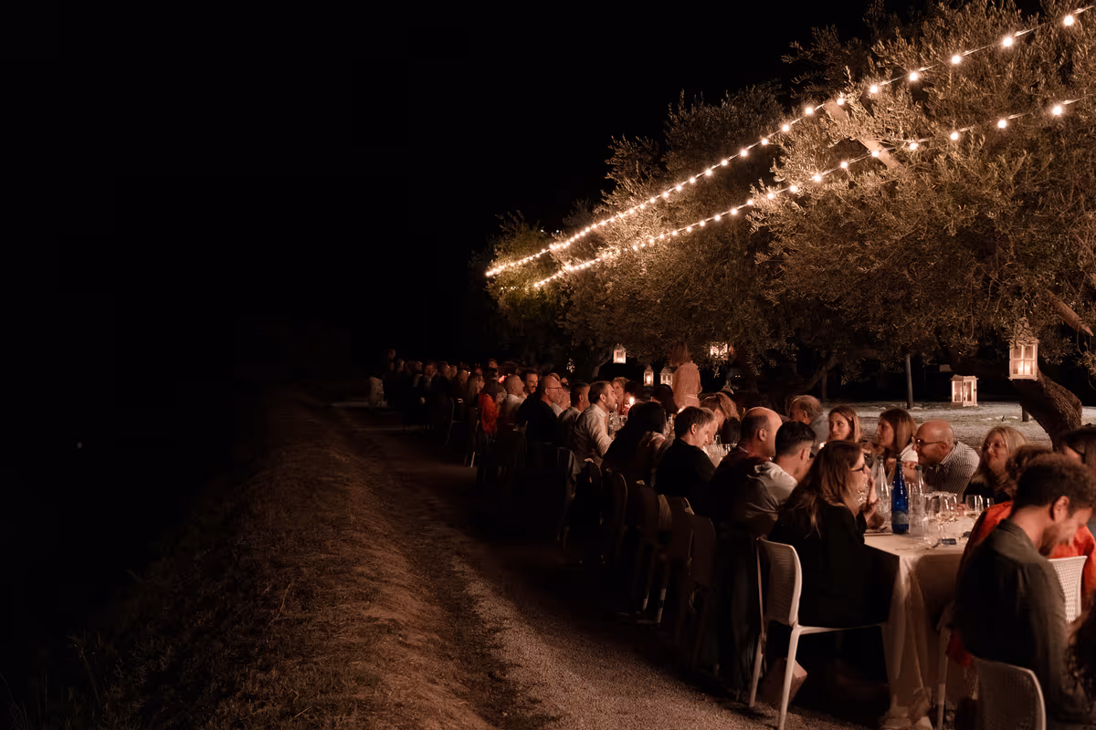 Calici di Stelle propone una lunga serie di eventi tra cene, musica e visita alle cantine aderenti abruzzesi