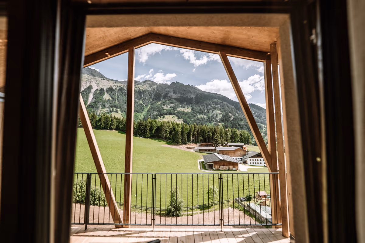 Ospitalità d'autore: Dentro le nuove suite e le aree wellness dell'Hotel Gassenhof