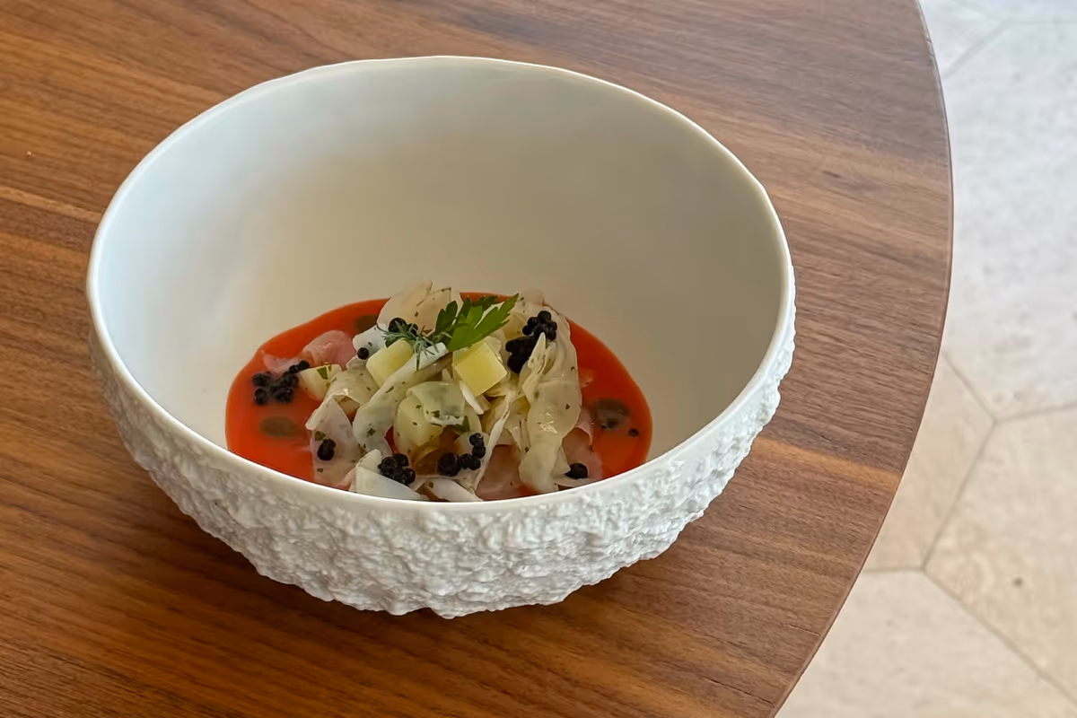 Pasigà: Gazpacho di pomodori estivi, seppia, garum e caviale al nero