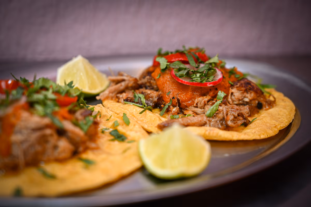 Dal Taco Pastor al mezcal de pechuga: viaggio nel Messico di Chihuahua Tacos