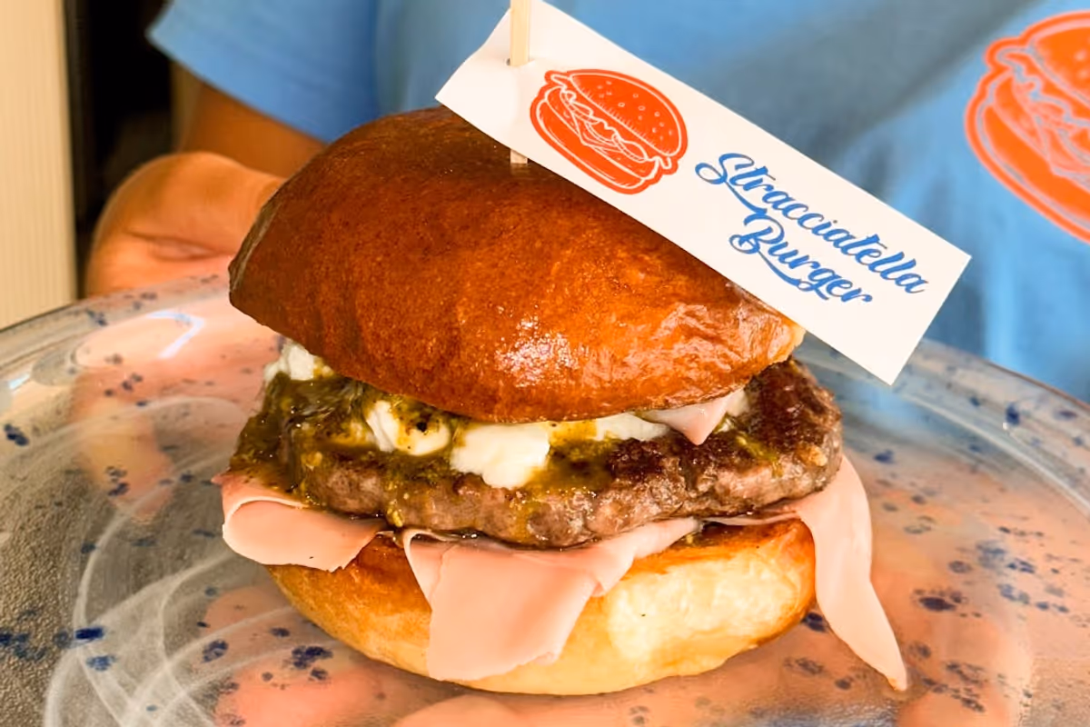 Uno dei burger di Sant’Erasmo Burger Box