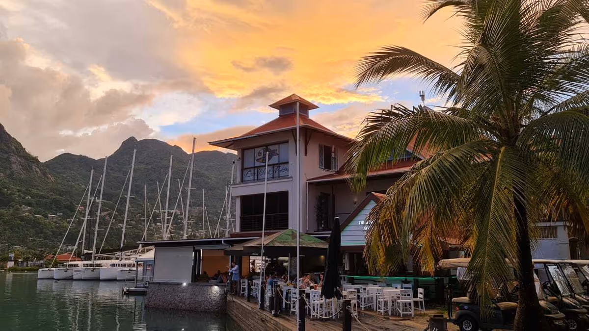 Seychelles, soggiornare nell'Eden si può: tra eco resort e cucina creola