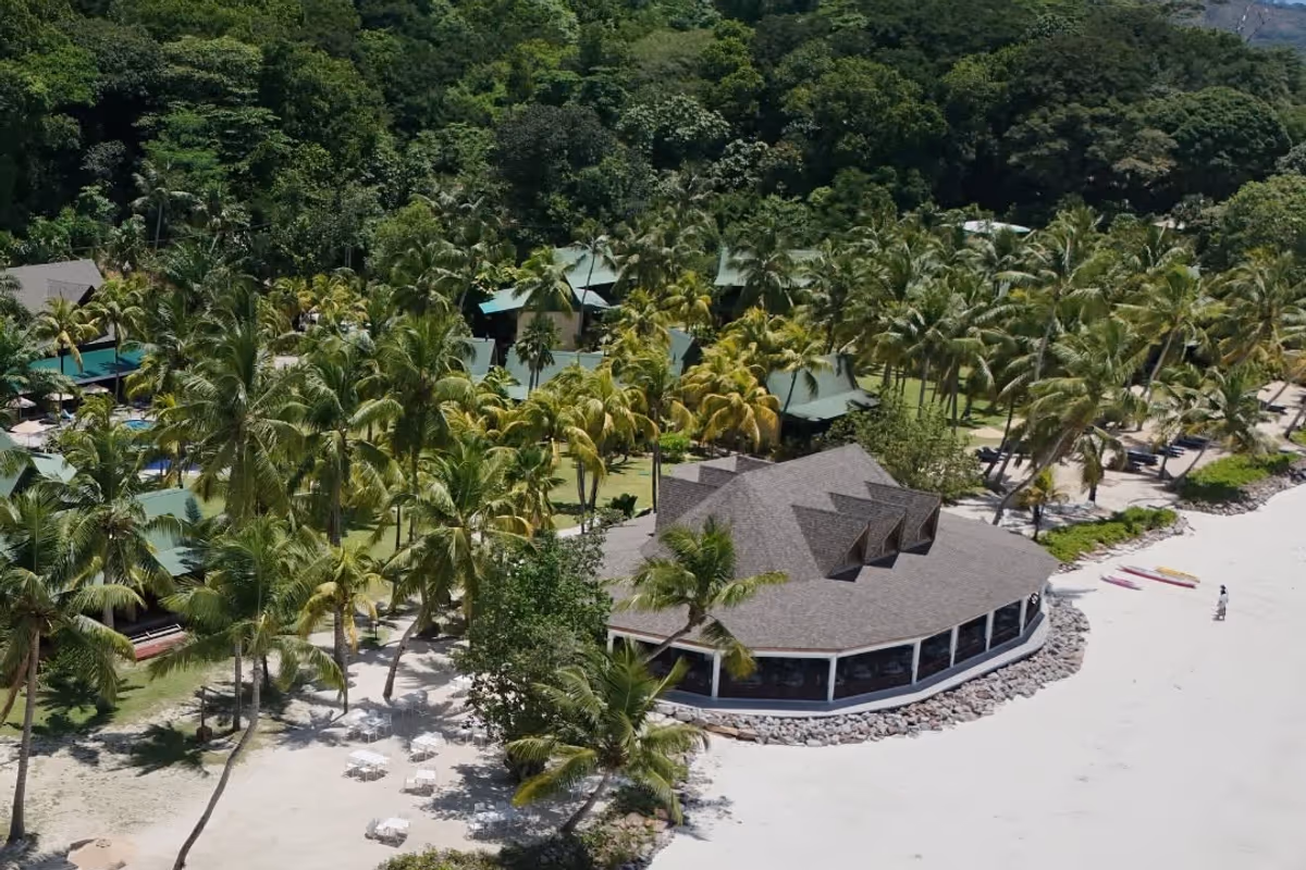 Paradise Sun ad Anse Volbert (Praslin): cottage immersi tra le palme e affacciati direttamente su una delle spiagge più ampie dell'isola