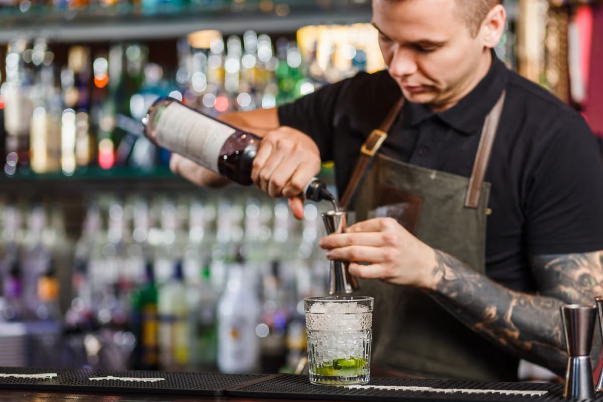 Spirits italiani: export in calo (-5%), ma il futuro passa da mixology e turismo
