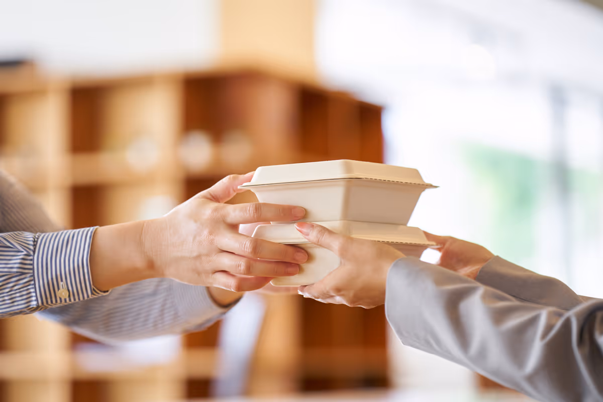 I ristoratori devono proporre spontaneamente la doggy bag, superando l’imbarazzo