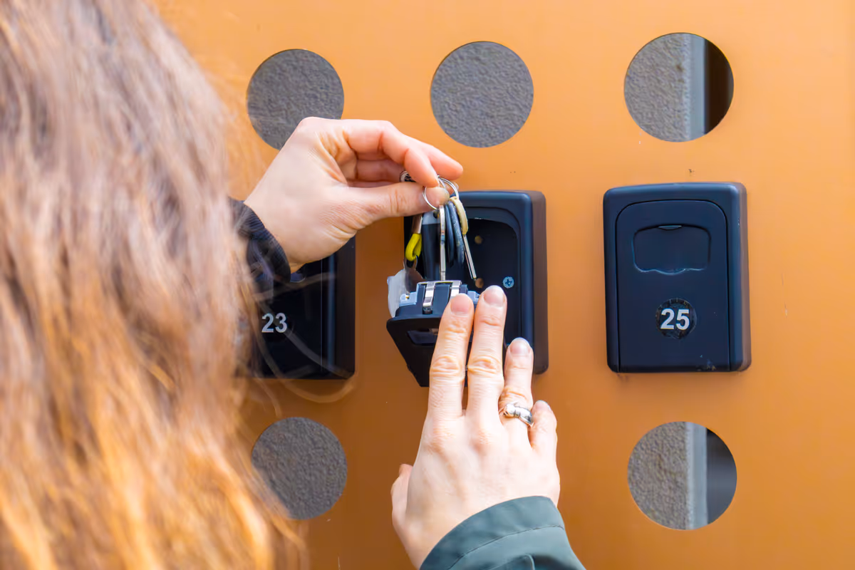 Affitti brevi, nuove regole: più controlli per Airbnb e Booking