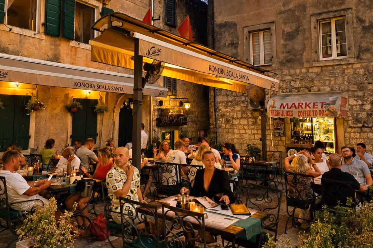 I caratteristici tavoli all'aperto di