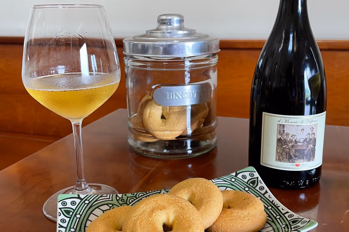 Oltrepò pavese, quattro tappe tra borghi, cantine e sapori a un'ora da Milano